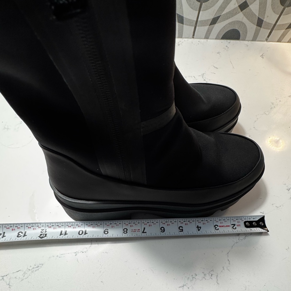UGG Black Platform Winter Boots – Size 8.5 – Worn Once – Pristine - Picture 2 of 13